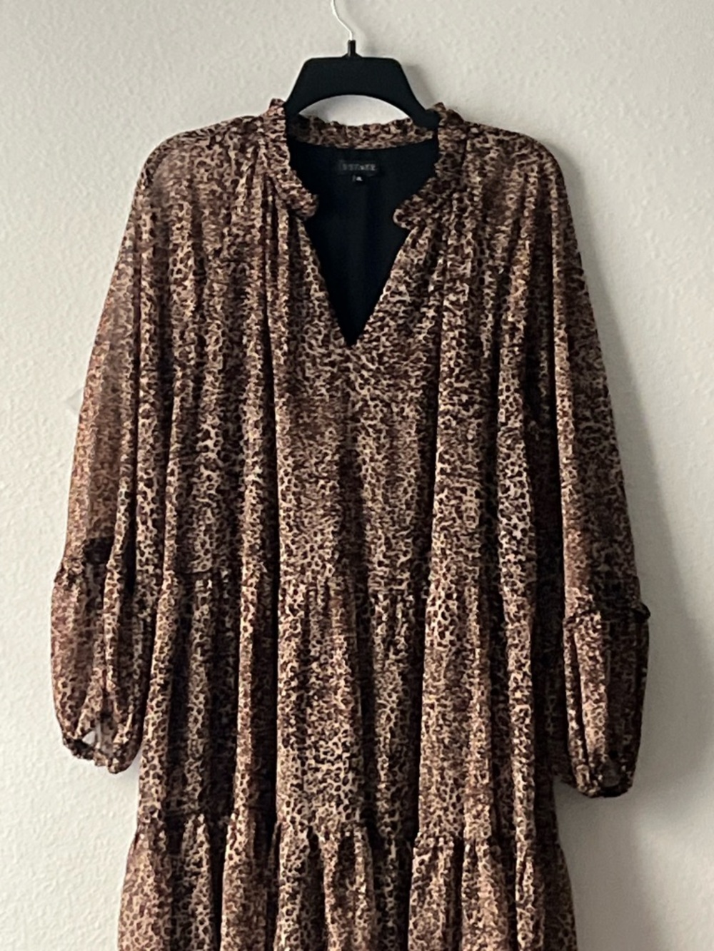 1.STATE Leopard Print Blouse in Brown and Black, Size‎ XL
